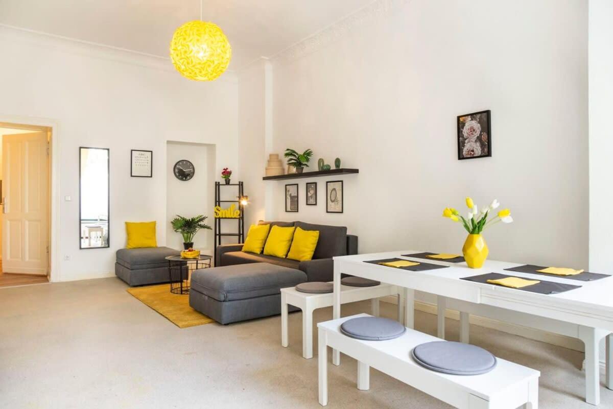 Modern 2 Bedroom Apartment In Berlin Schoeneberg Berlim Exterior foto